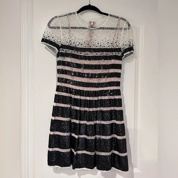 BCBG Tasi black and white striped sequin lace dress size 6 - Picture 2 of 10